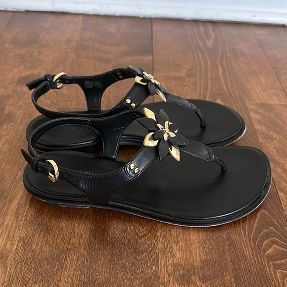 Michael Kors Heidi Floral Flat Thong Sandal Black size 7.5 - Picture 1 of 8